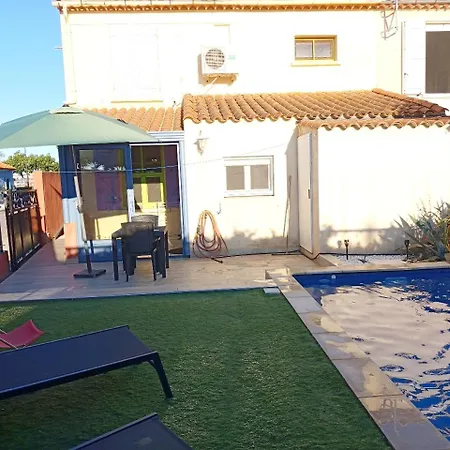 La Des Mouts- Piscine -clim 度假居