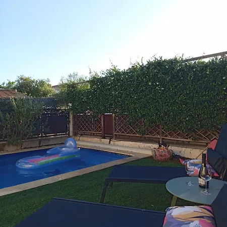 La Des Mouts- Piscine -clim Holiday home *