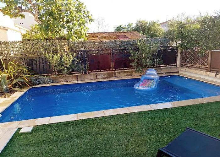 La Des Mouts- Piscine -clim *