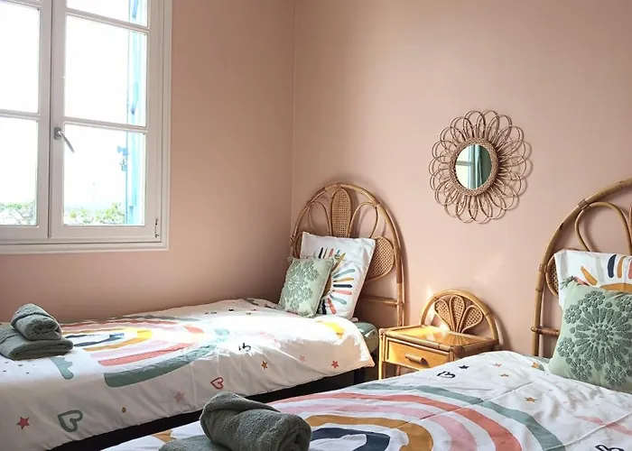 Semesterbostad La Des Mouts- Piscine -clim