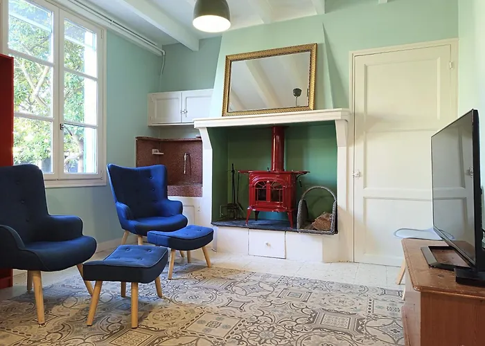 La Des Mouts- Piscine -clim